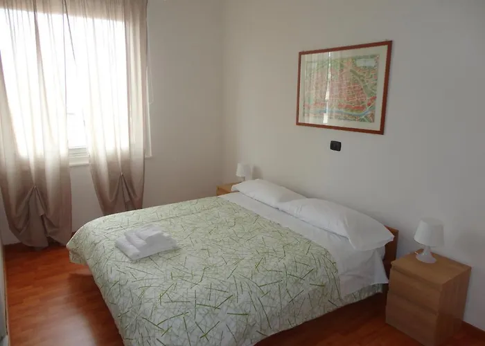 Konukevi Cavour Ferrara