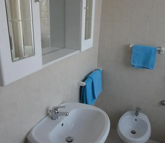 Cavour Konukevi Ferrara