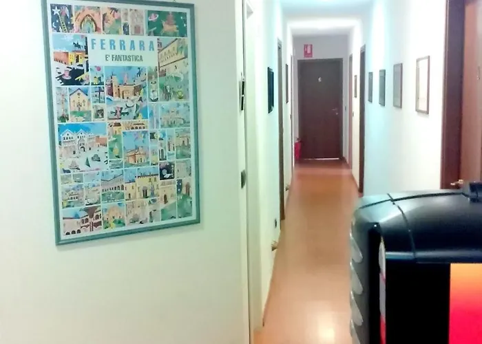 Konukevi Cavour Ferrara